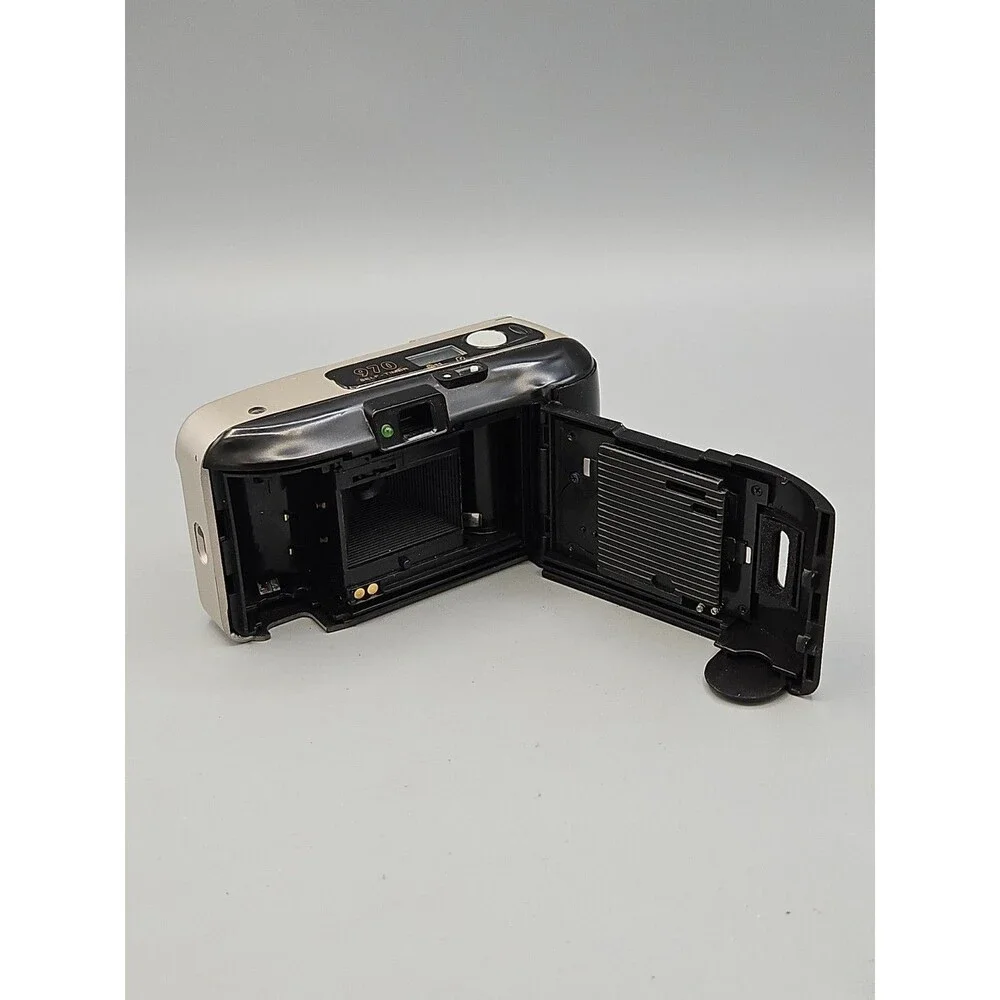 BELL + HOWELL 970 Auto Focus Date Back Red-Eye Point and Shoot Film Camera